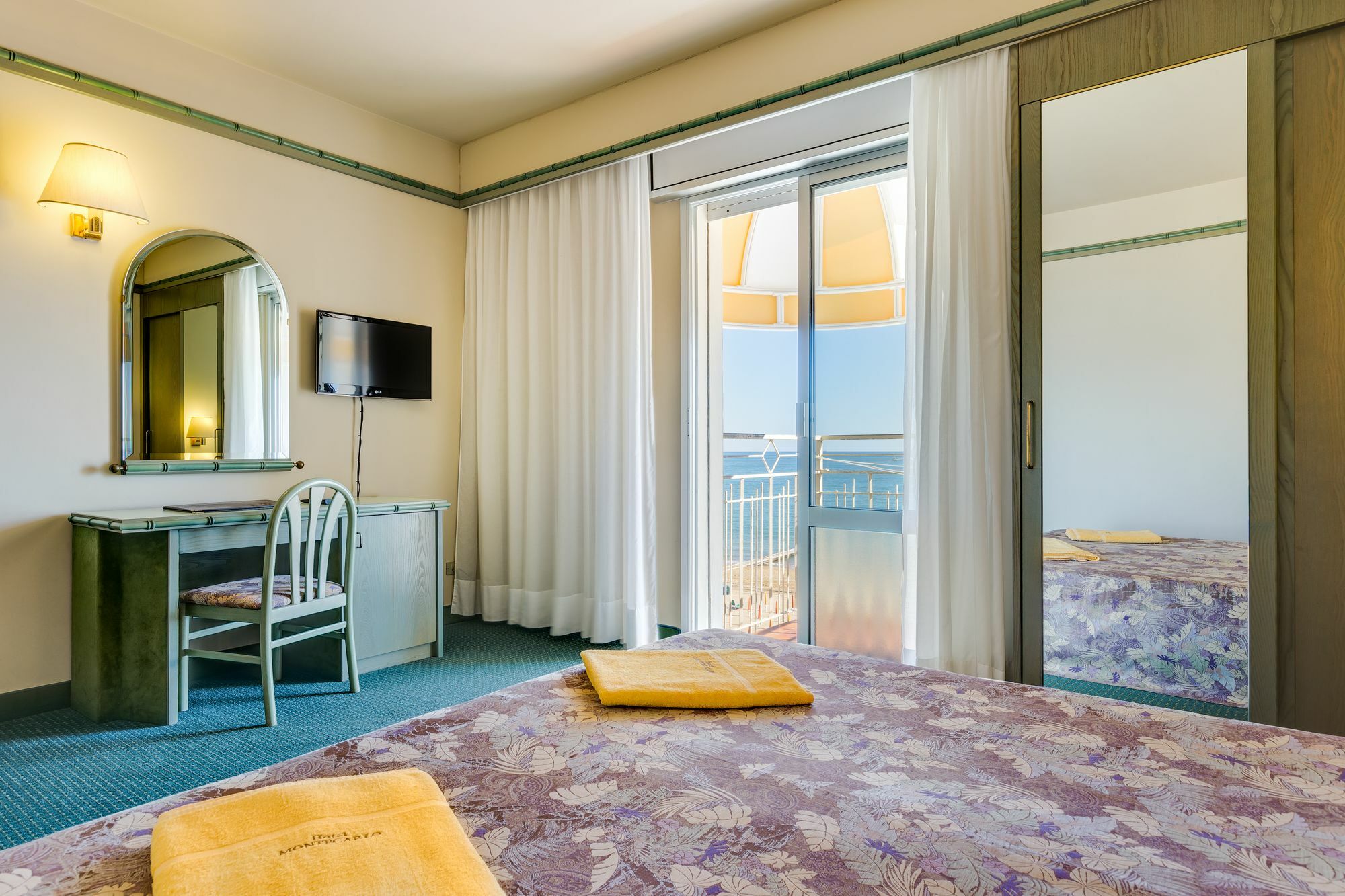 Montecarlo Hotel